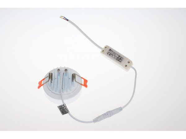 LM 825 IP OPRAWA LED - HERMETYCZNA IP44 - GŁĘBOKOŚĆ 3 CM !